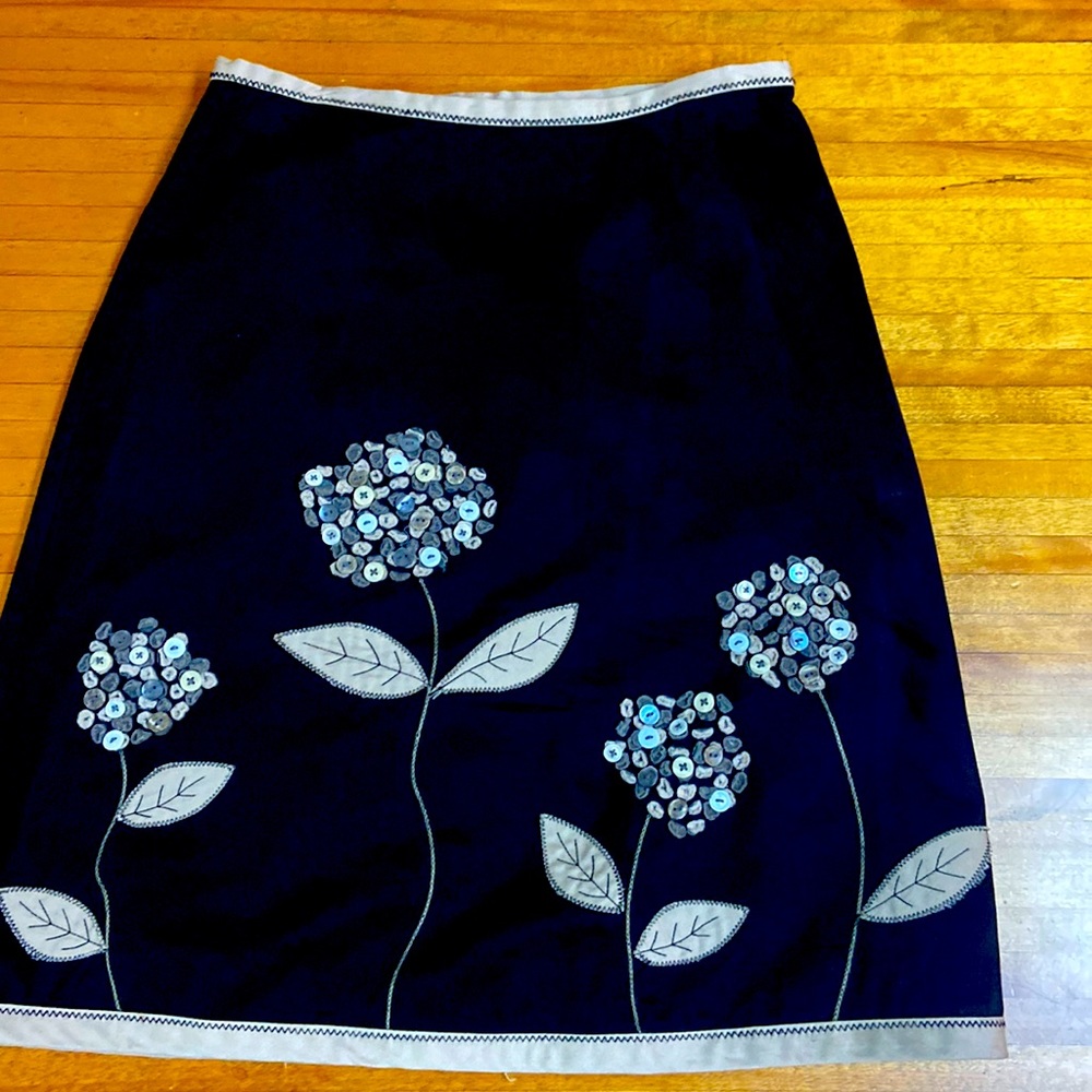 GORGEOUS Boden black cotton skirt sz 4 US (8UK) with beautiful floral details